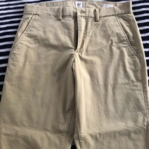 Gap khakis size 30-31